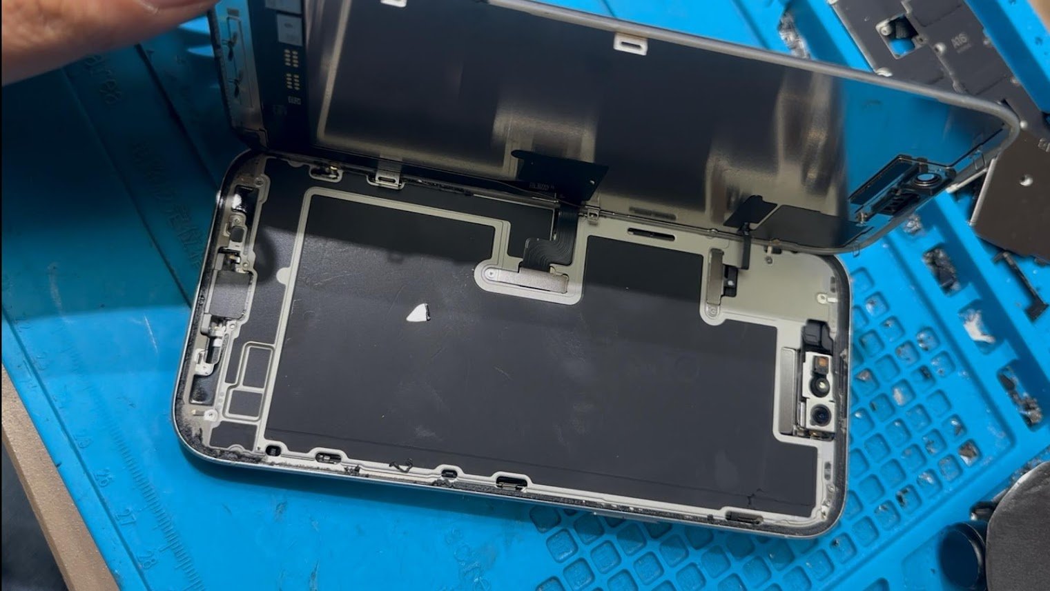 Cracked Screen Repair in Sacramento